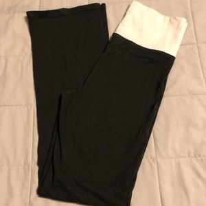 Victoria’s Secret straight leg leggings